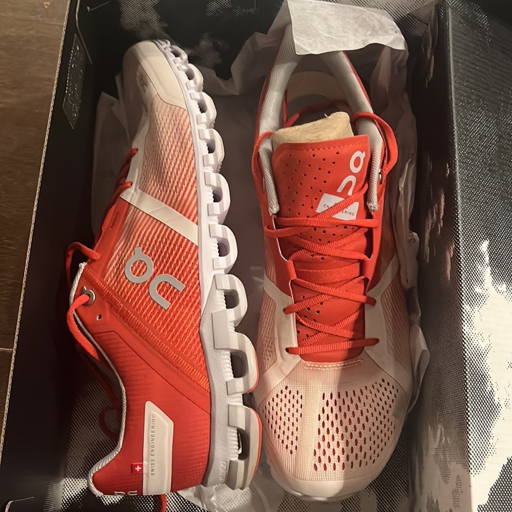 OnRunning Cloudflow Rust/Rose Size 10.5. Love these but they are too big for me.